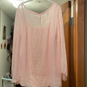 Beautiful peach top with cami
